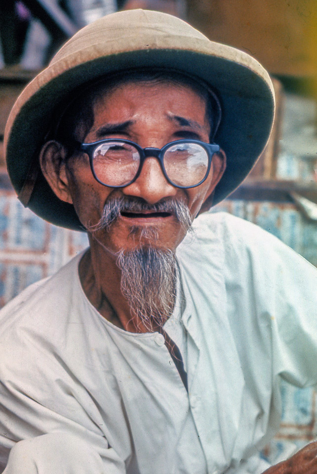 Vietnam-300.jpg