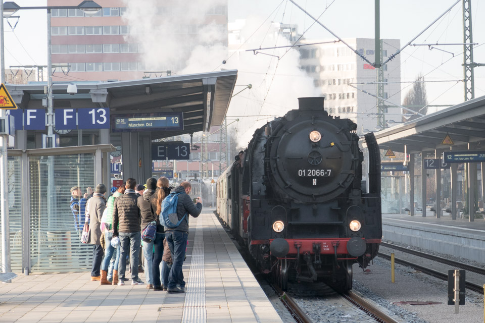 Christmas-Steam-Train-P1000028.jpg