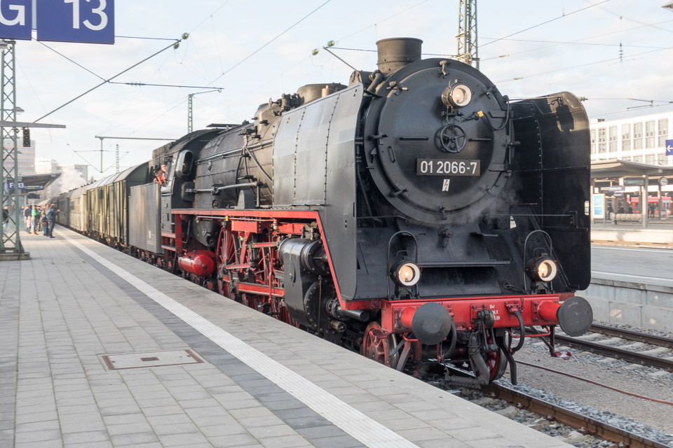 Christmas-Steam-Train-P1000031.jpg