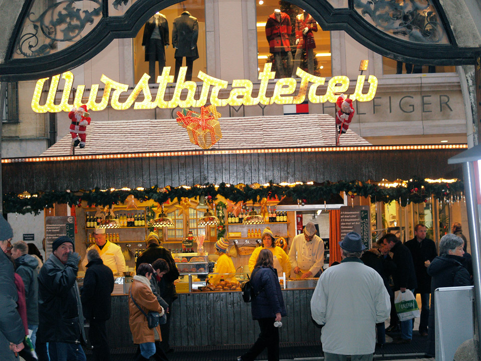 stacy-at-munich-christmas-market-2007-30_2111279566_o.jpg
