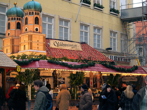 stacy-at-munich-christmas-market-2007-09_2111252354_o.jpg