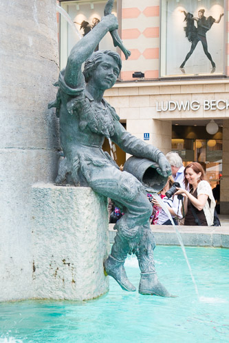 Munich-Fountains-P1000881.jpg