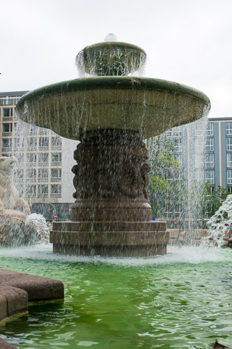 Munich-Fountains-P1010031.jpg