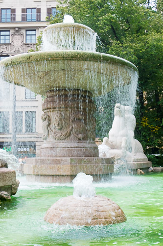 Munich-Fountains-P1010032.jpg