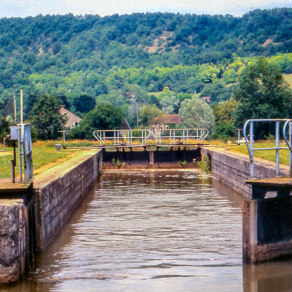 burgundy-houseboat-trip-52_518224219_o_v1.jpg