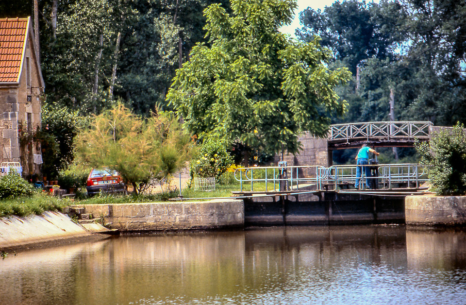 burgundy-houseboat-trip-62_518232914_o.jpg