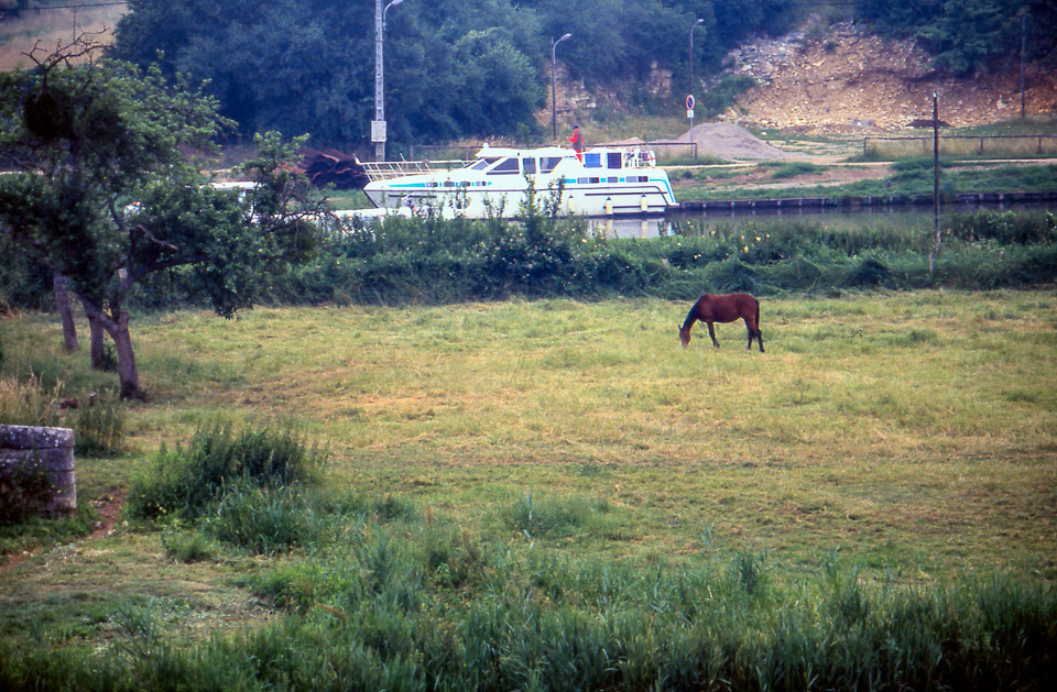 burgundy-houseboat-trip-75_518321315_o.jpg