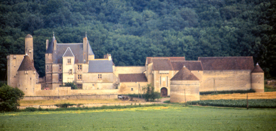 burgundy-houseboat-trip-80_518336459_o.jpg