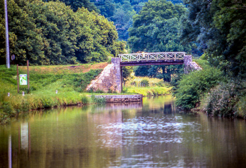 burgundy-houseboat-trip-44_518190215_o.jpg