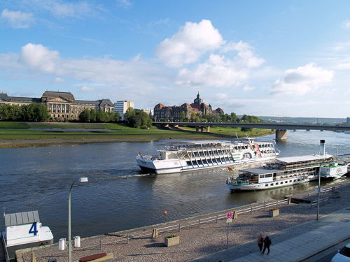 bob-visit-2007-sep-102-dresden_1422527897_o.jpg bob-visit-2007-sep-102-dresden_1422527897_o.jpg