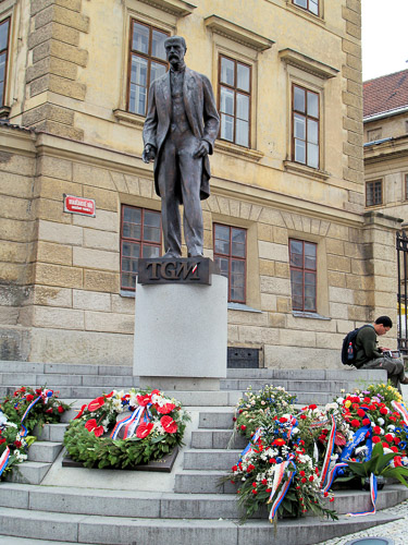 bob-visit-2007-sep-115-prague_1423555558_o.jpg bob-visit-2007-sep-115-prague_1423555558_o.jpg