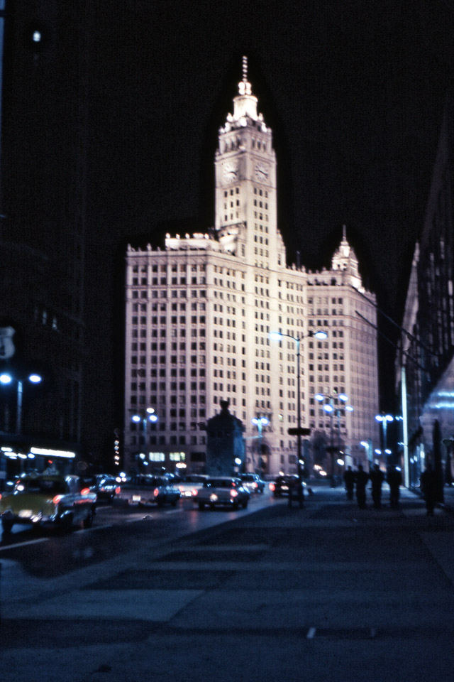 Chicago-chicago-at-night-03_822229866_o.jpg